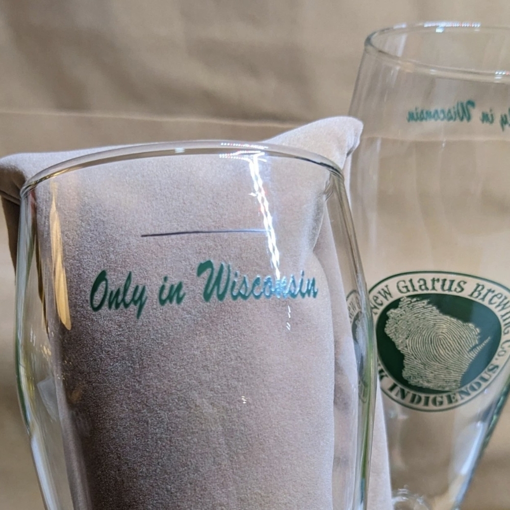 New Glarus Brewing Co., Set of 2 Pilsner/Ale Glasses - Picture 3 of 3